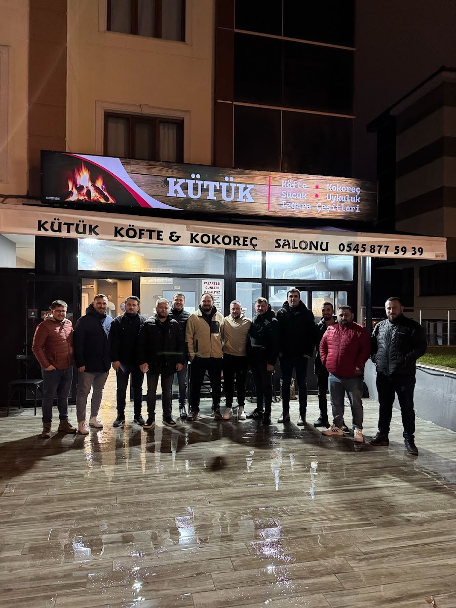 Kütük Ahmetbey Köftesi & Kokoreç